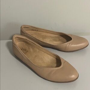 Naturalizer Vivienne Beige Leather Ballet Flats